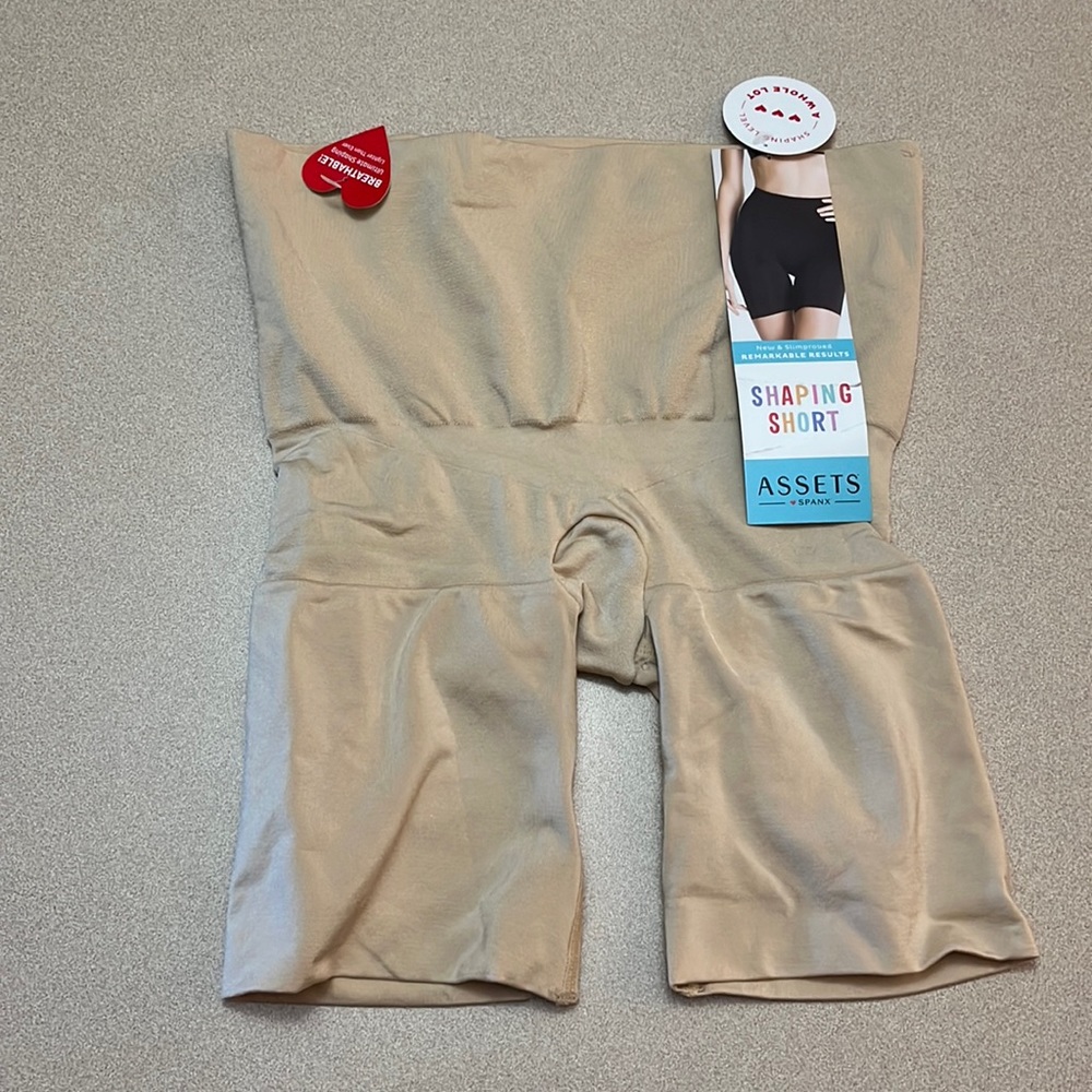 ASSETS SPANX Nude Shaping Short